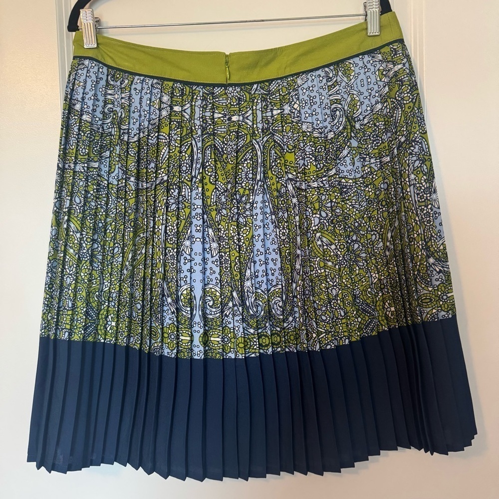 Lands End Women’s Stylish Pleated Skirt in Green and Blue Size 12 - Picture 2 of 6